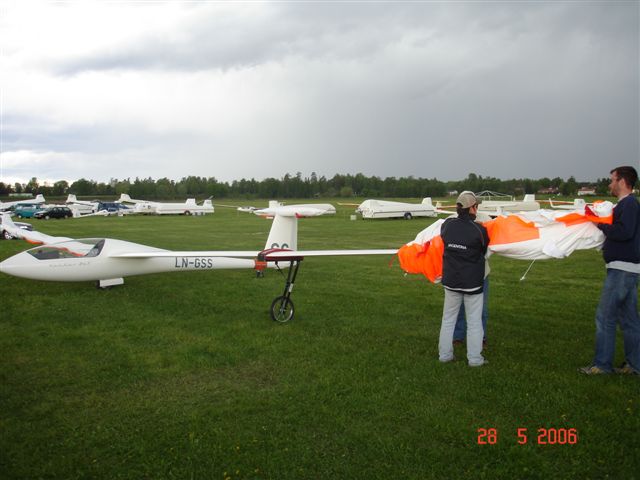 Rask �Jaxidaring� n�r CB�en ble truende � meget truende. (Cb�en i bakgrunnen)