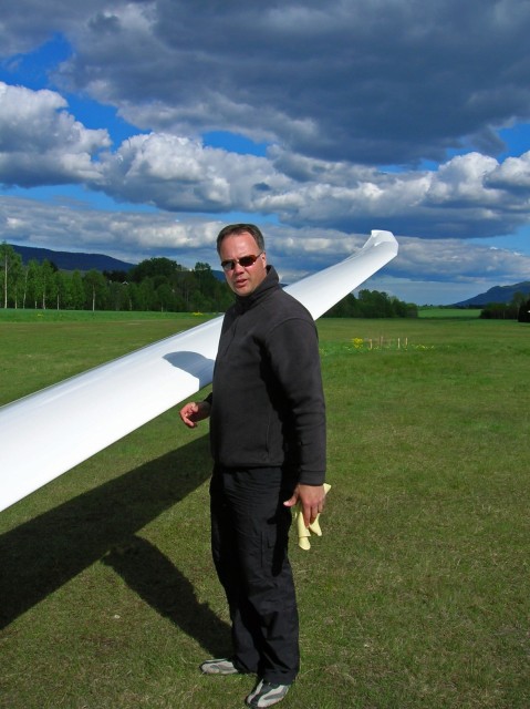 Motvind p� to legger til tross; Stig er forn�yd med turen som ble ny norsk rekord p� FAI 300 km trekant.