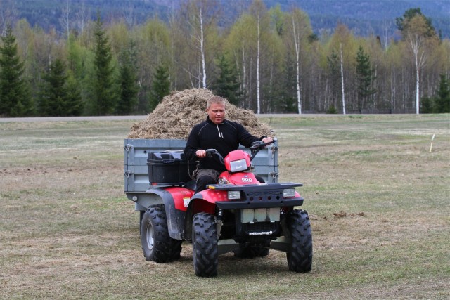 Flyplassjefen driver v�rklargj�ring