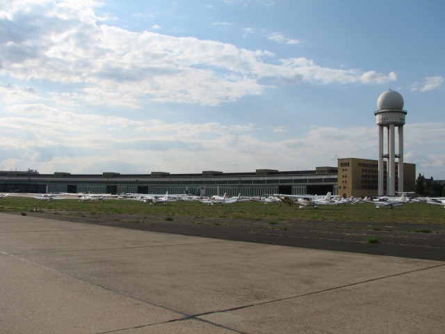 Fly-in p� Tempelhof, s� mange sm�fly...