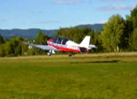 LN-DFK, avgang med slep p� Hokksund h�sten 2003 (3.2 MB, foto: Anders Skifjeld)