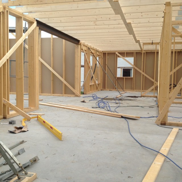 Klubbrom, kj�kken og hangarprat