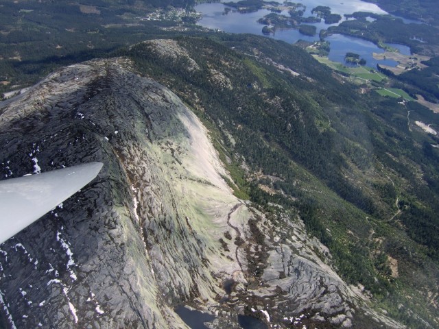 Bra stig over denne fjellsiden i Vr�dal!